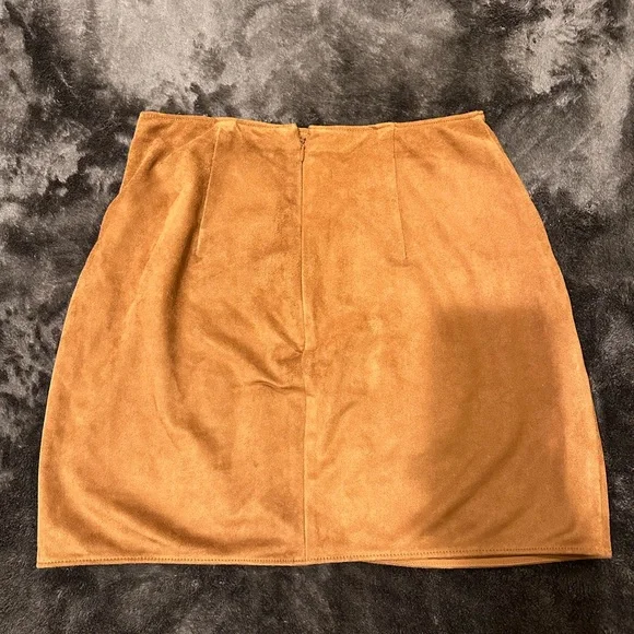 Abercrombie & Fitch vegan suede skirt - Picture 4 of 4